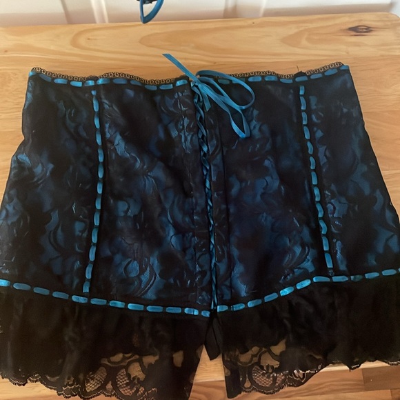 Fredericks of Hollywood Intimates - two pieces - bustier top and bottom - Picture 3 of 17